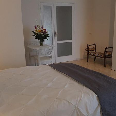 Hotel Residenze Benedetto Croce Bari Exterior foto